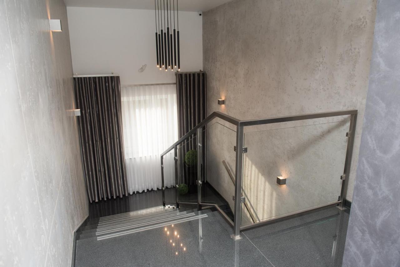 Geris Aparthotel Częstochowa Buitenkant foto